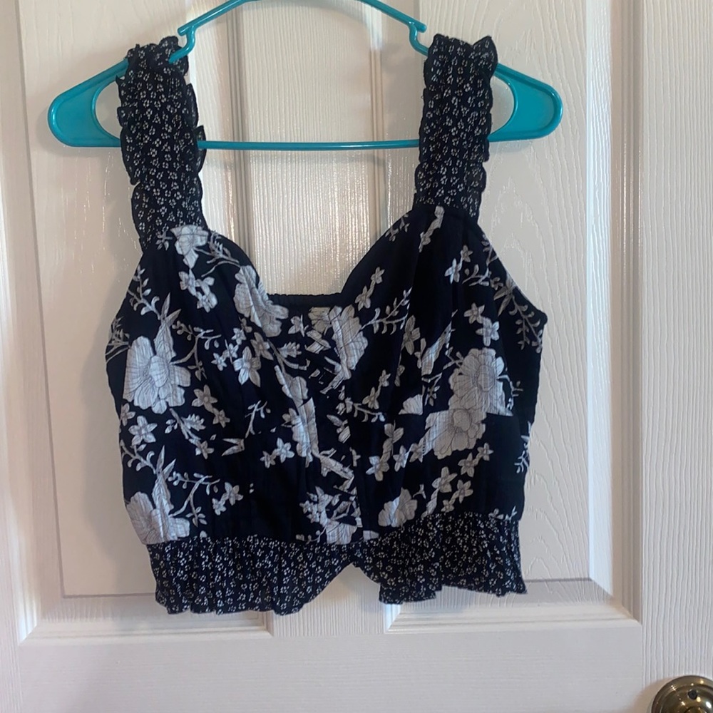 Black floral crop top